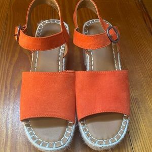 Universal Thread Sandals